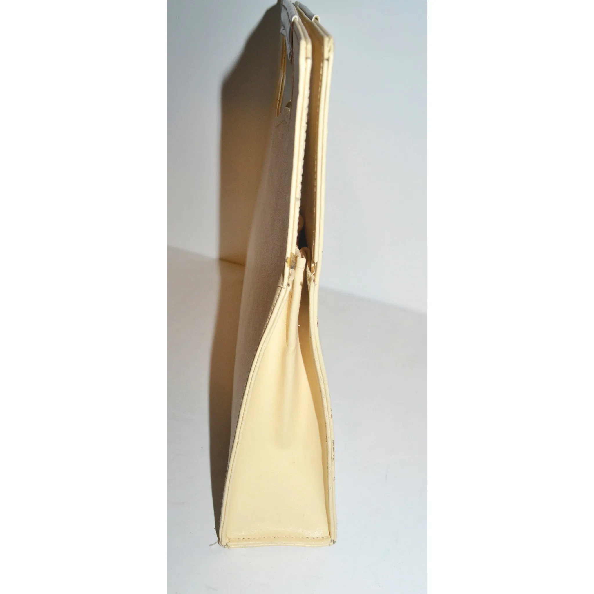 Chic Cream Leather Square Purse By Monaco