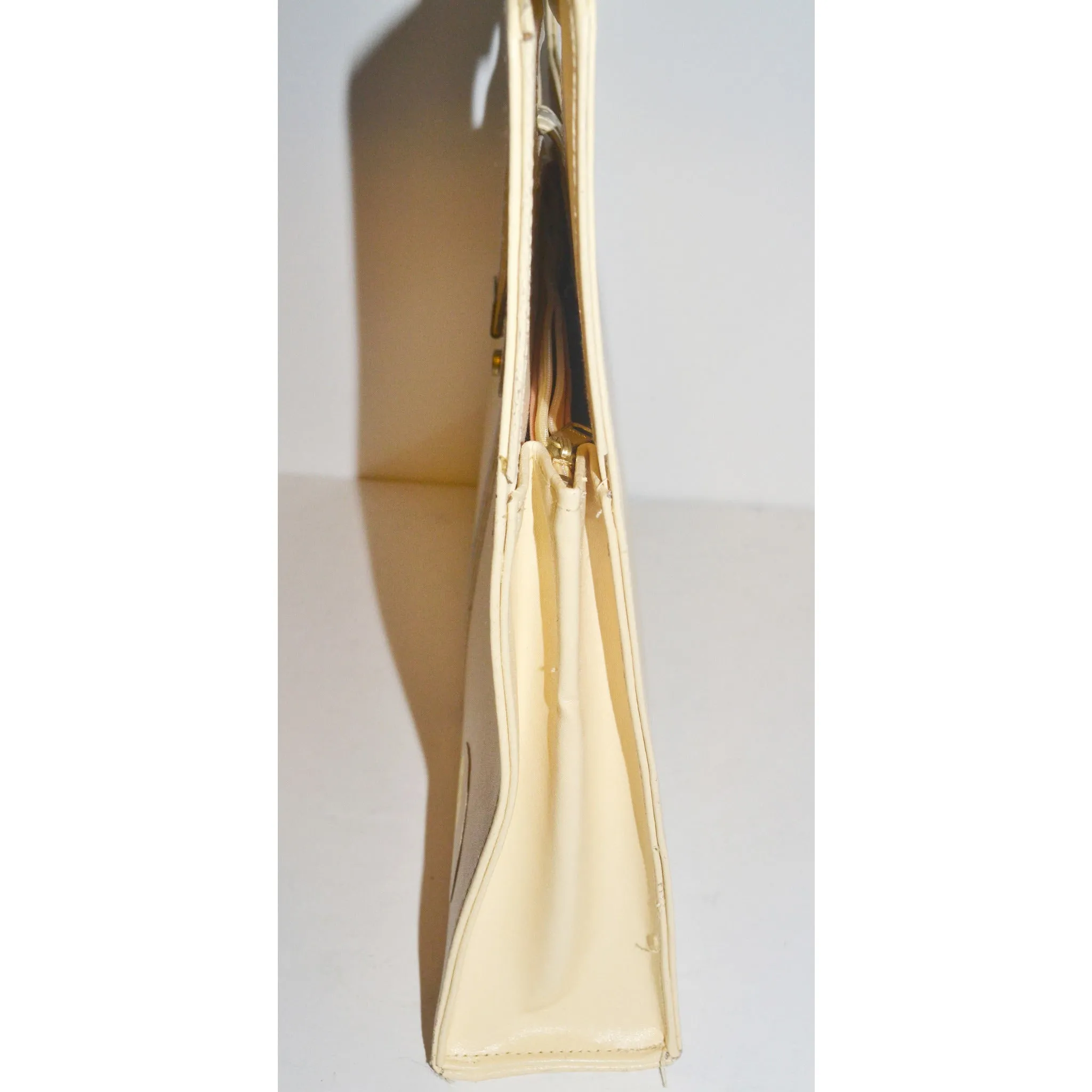 Chic Cream Leather Square Purse By Monaco