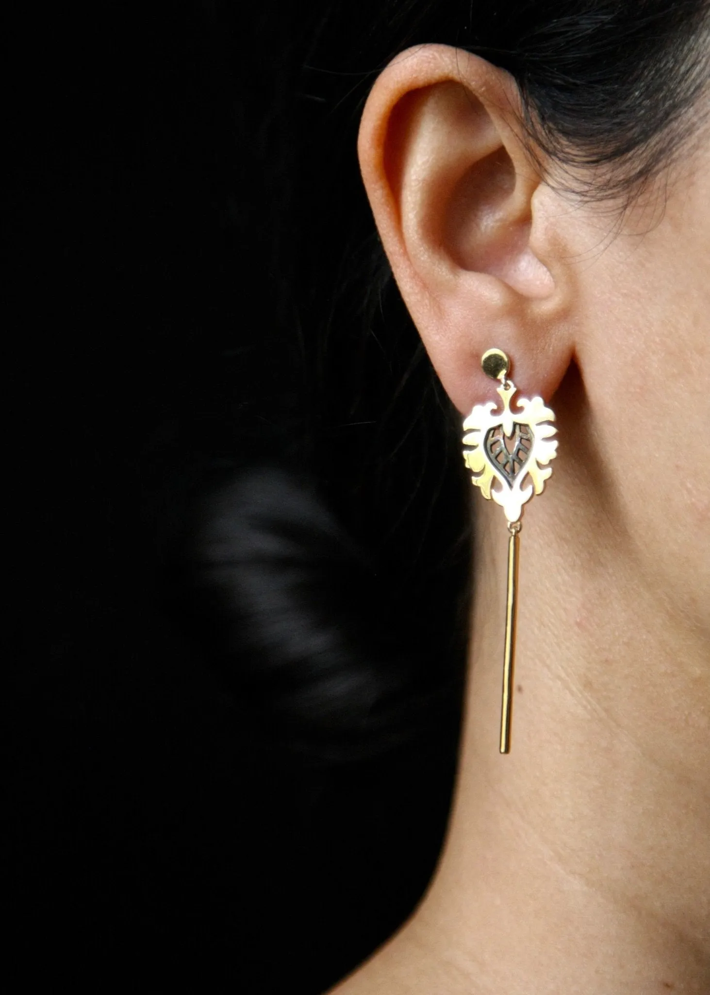 Elegant, gold plated, two-tone 'Zeenat' earrings