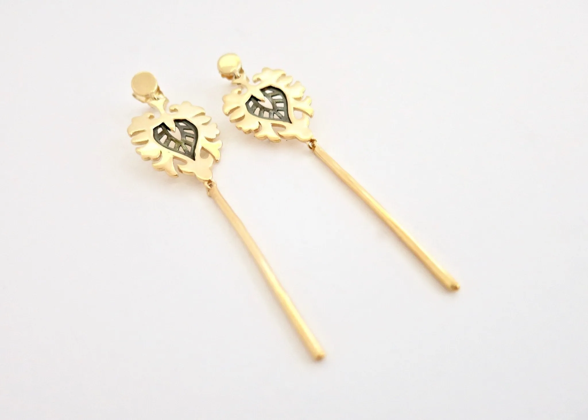 Elegant, gold plated, two-tone 'Zeenat' earrings
