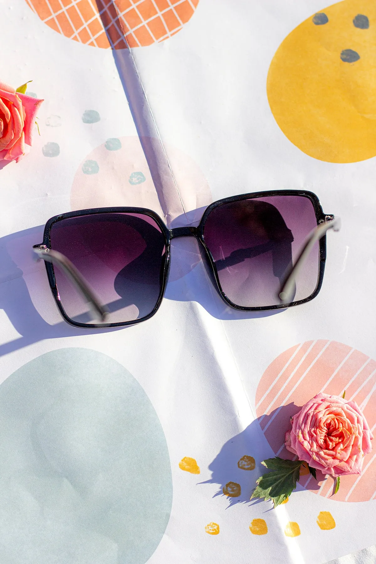 Elegant Square Side Metal Detail Sunglasses