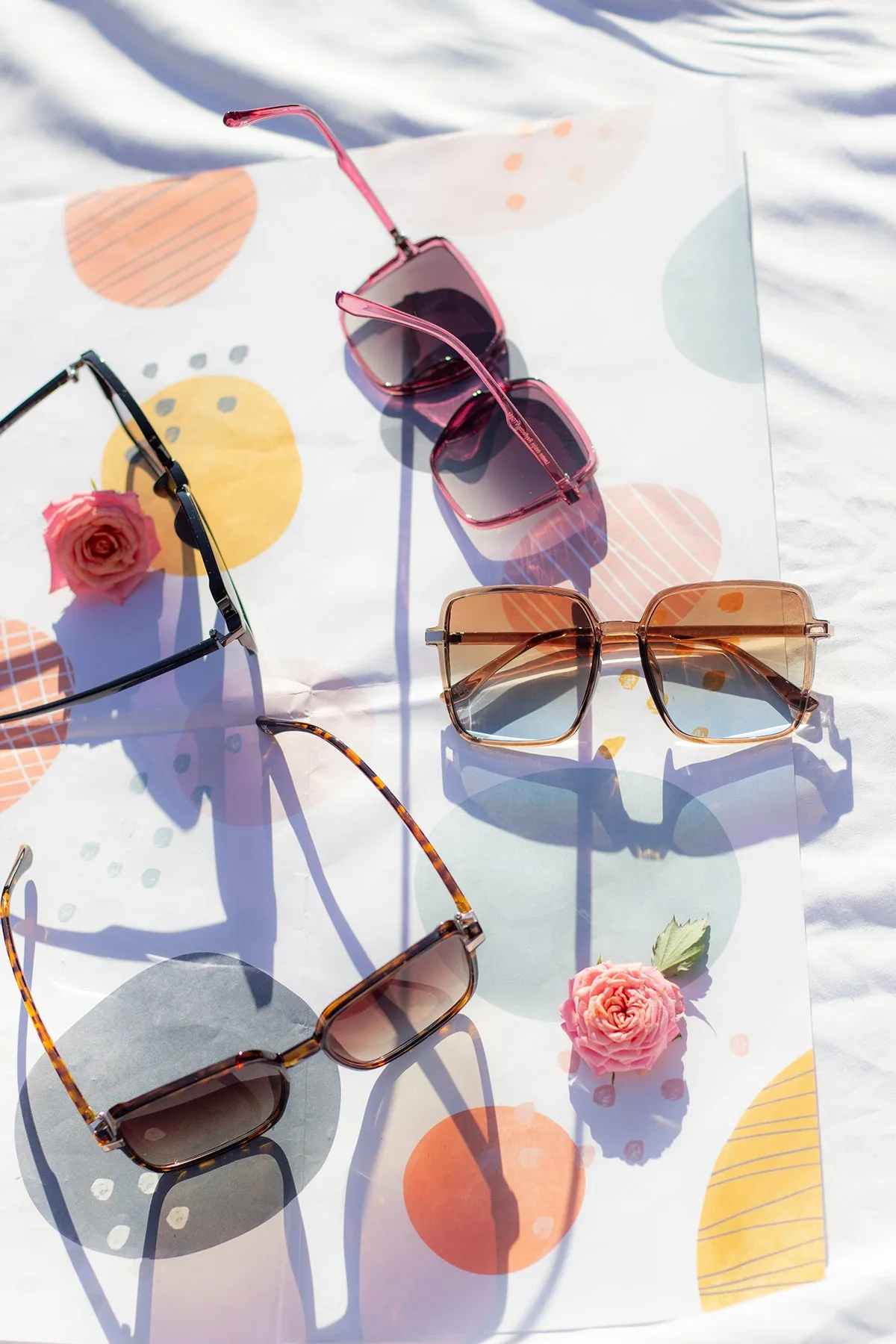 Elegant Square Side Metal Detail Sunglasses