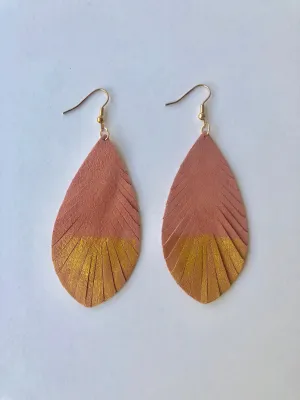 ER57 Ombré Suede Feather Earrings