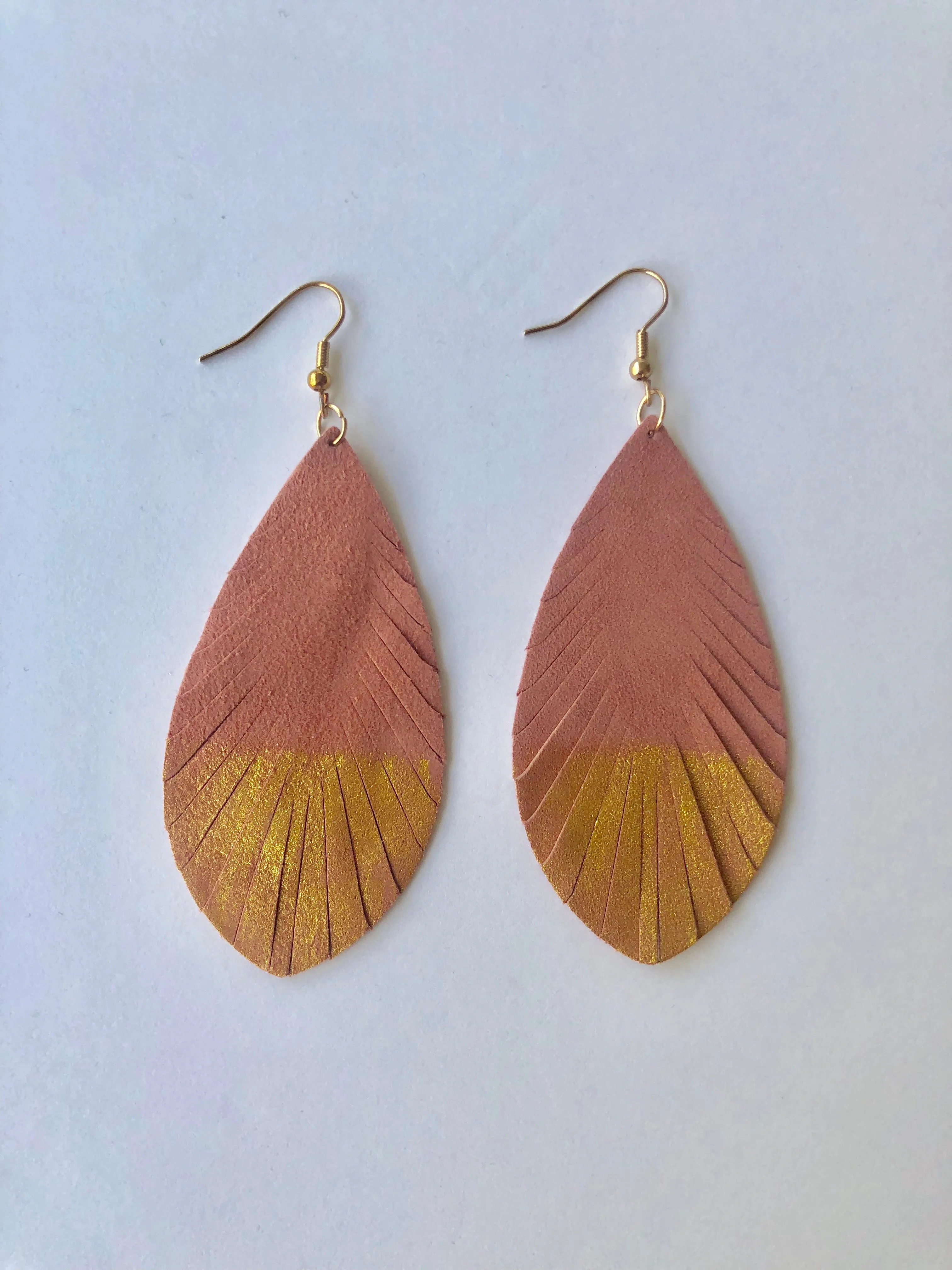 ER57 Ombré Suede Feather Earrings