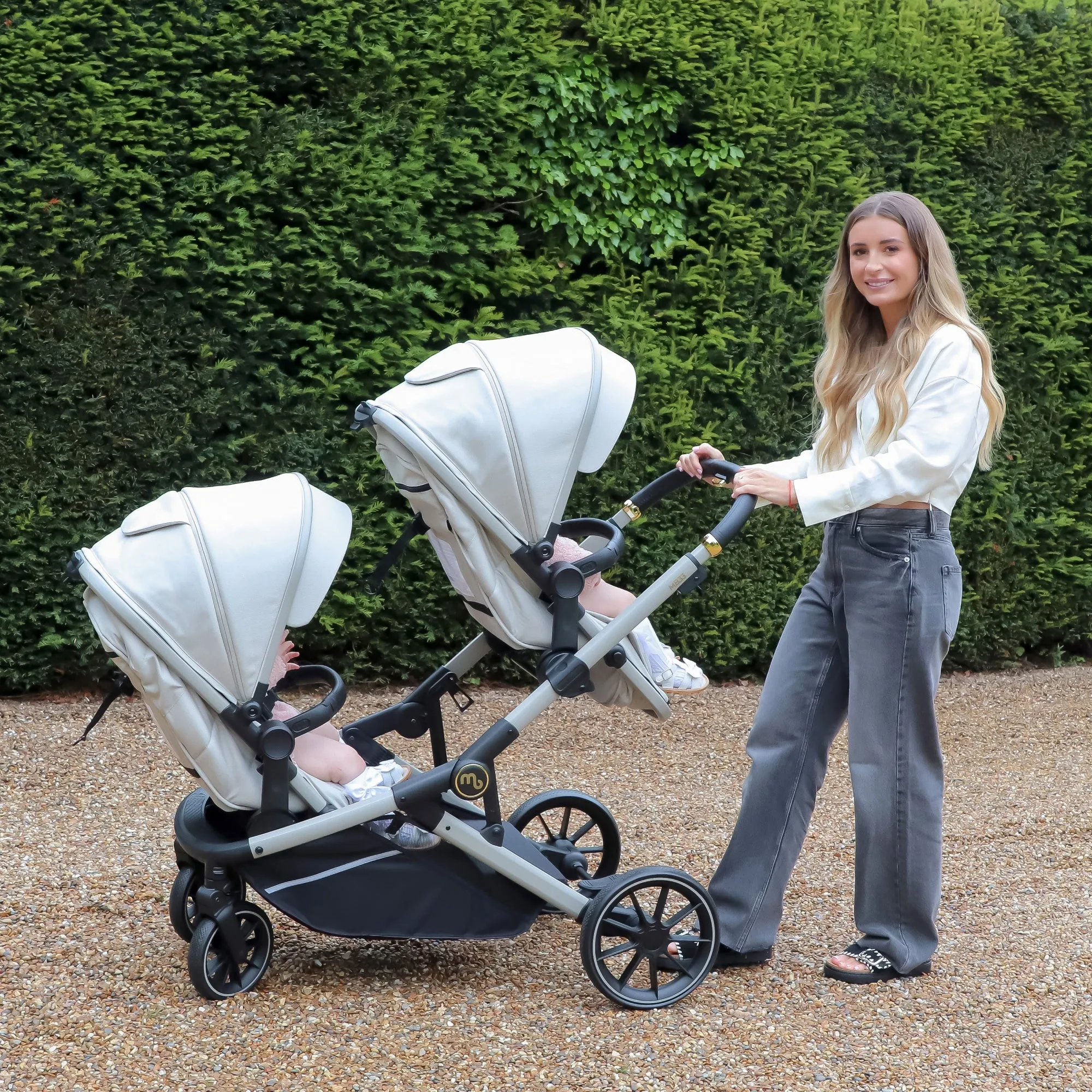 MB33 Tandem Pushchair with Infant Carrier & Base - Ivory