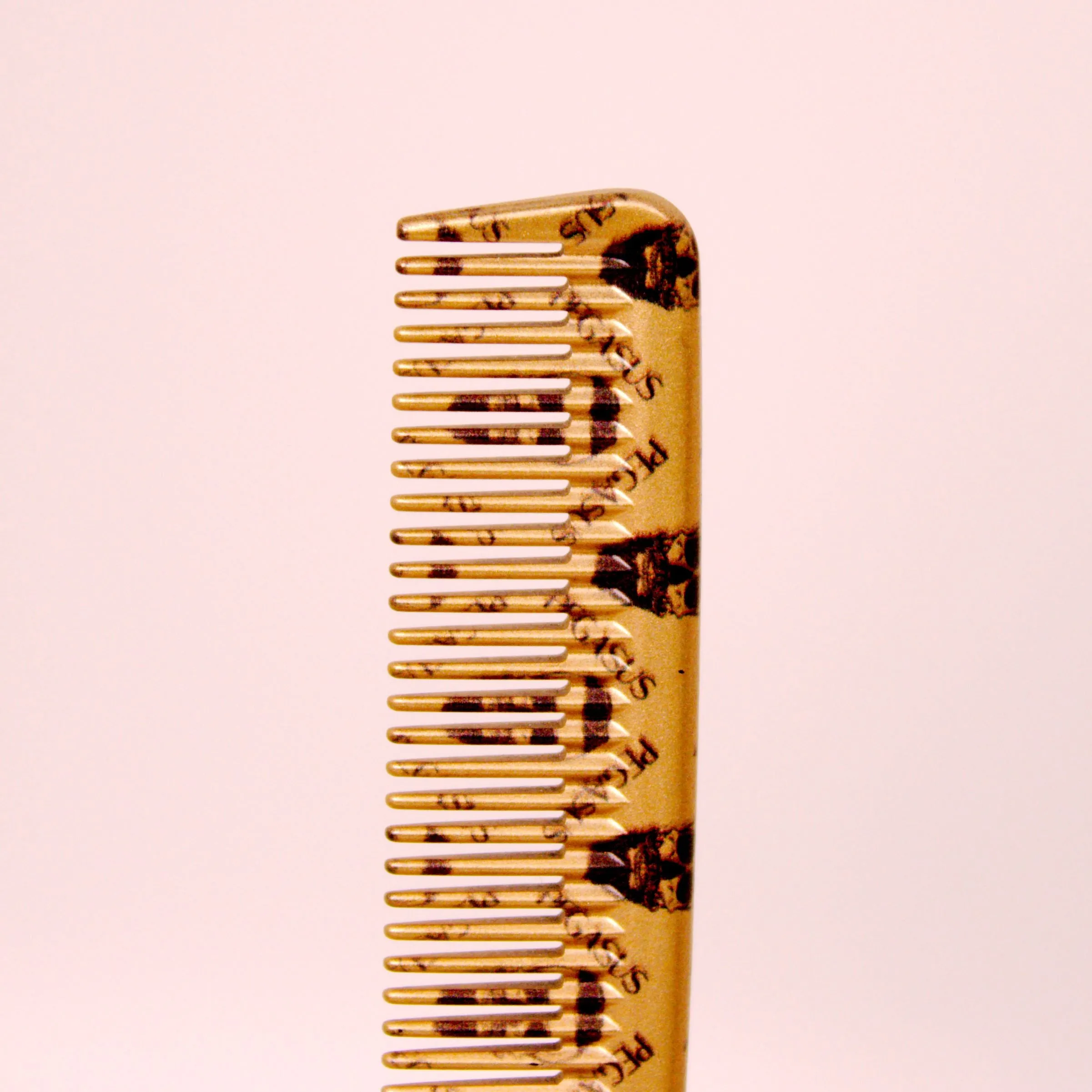 Pegasus Skulleto 201, 7in Hard Rubber Hair Detangling/Trimmer Comb, Handmade, Seamless, Smooth Edges, Anti Static, Heat and Chemically Resistant, Wet Hair, Everyday Grooming Comb | Peines de goma dura - Gold