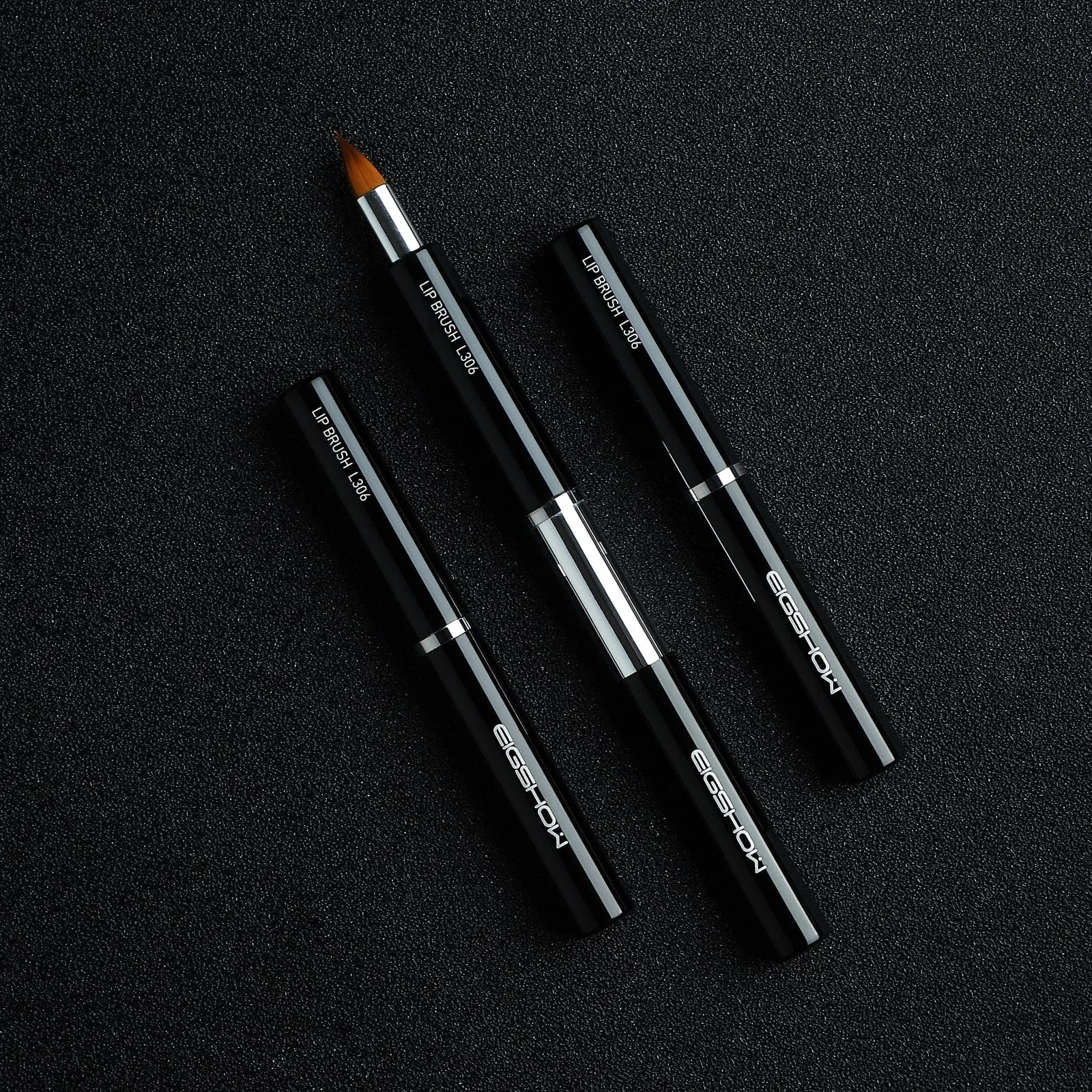 Retractable Lip Brush L306