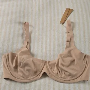 SKIMS Fits Everybody Unlined Demi Bra Size:38C Mica