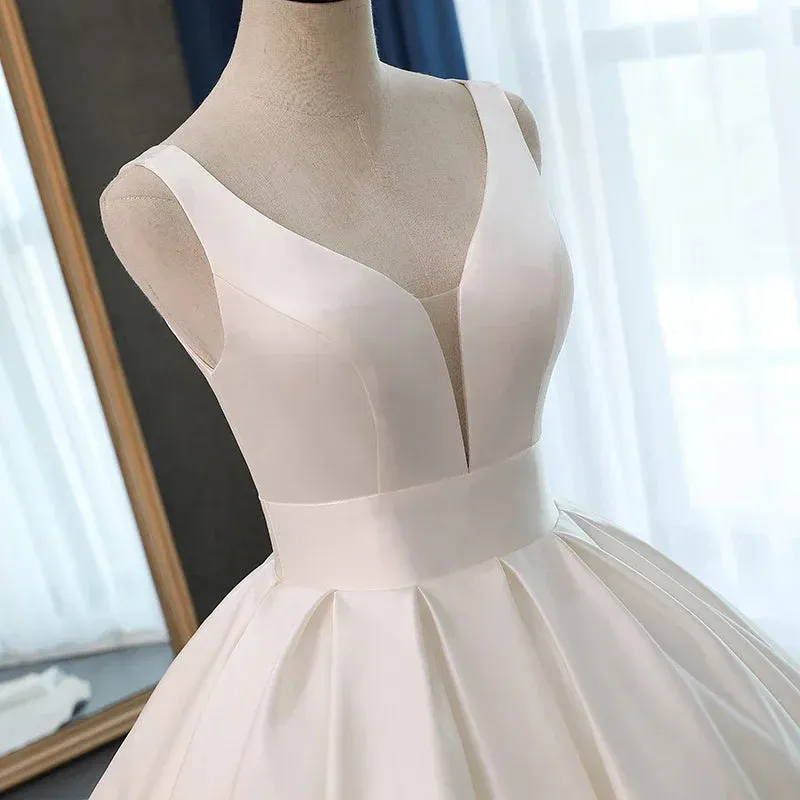 Wedding Guest Dresses: Elegant Wedding Dress Corset Long Train