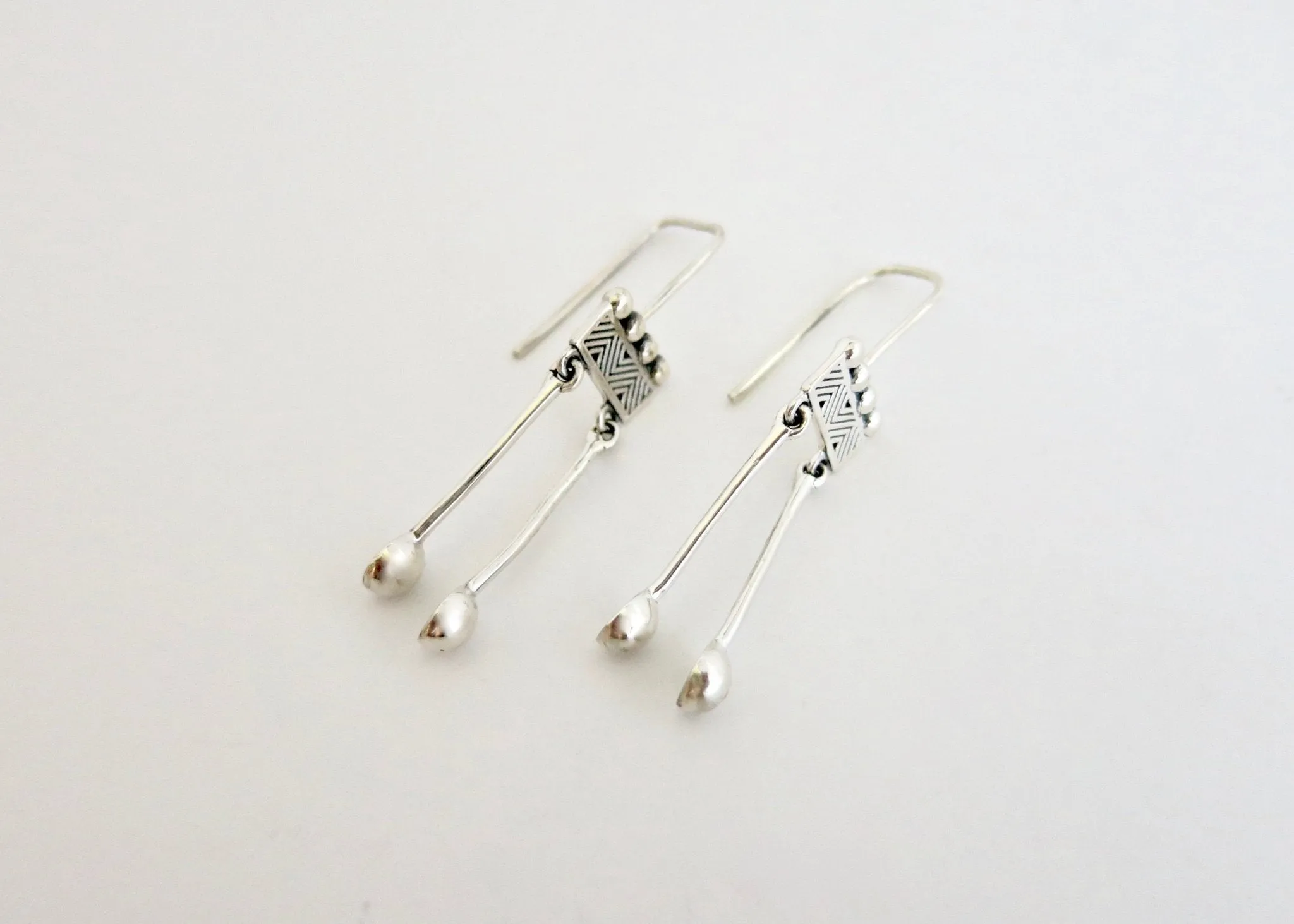 Won't-take-them-off, 'Kinari' rectangular fish hook danglers